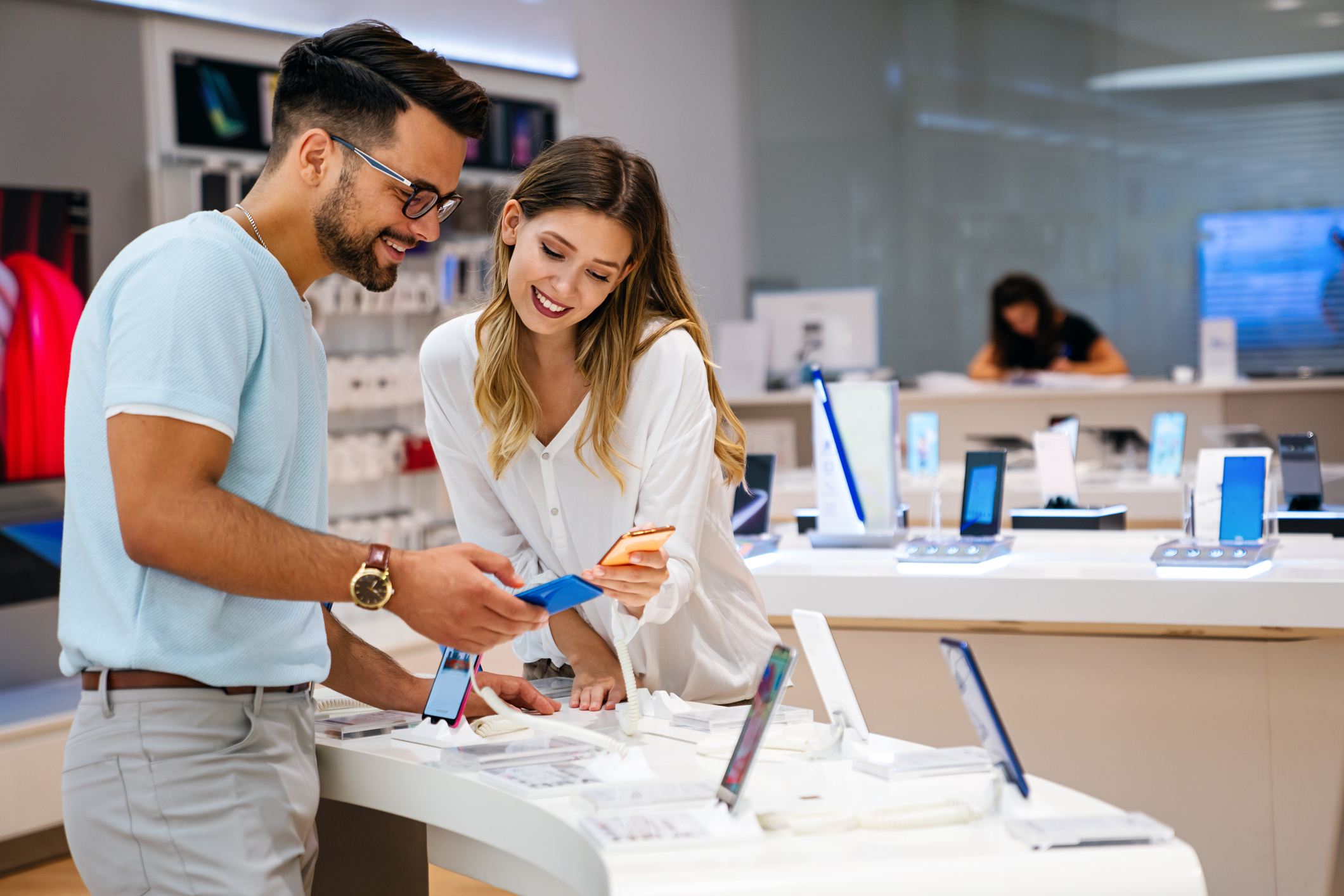 Stay Connected with Dallas Metro by T-Mobile at Redbird Market